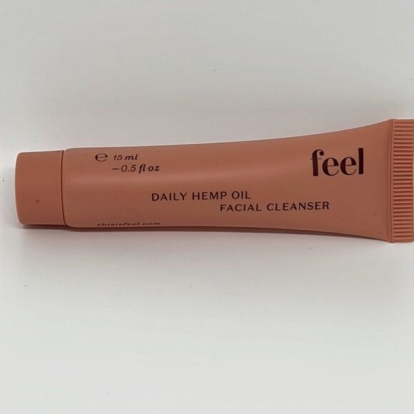 🌟$8 FEEL Daily Facial Cleanser - Picture 3 of 4